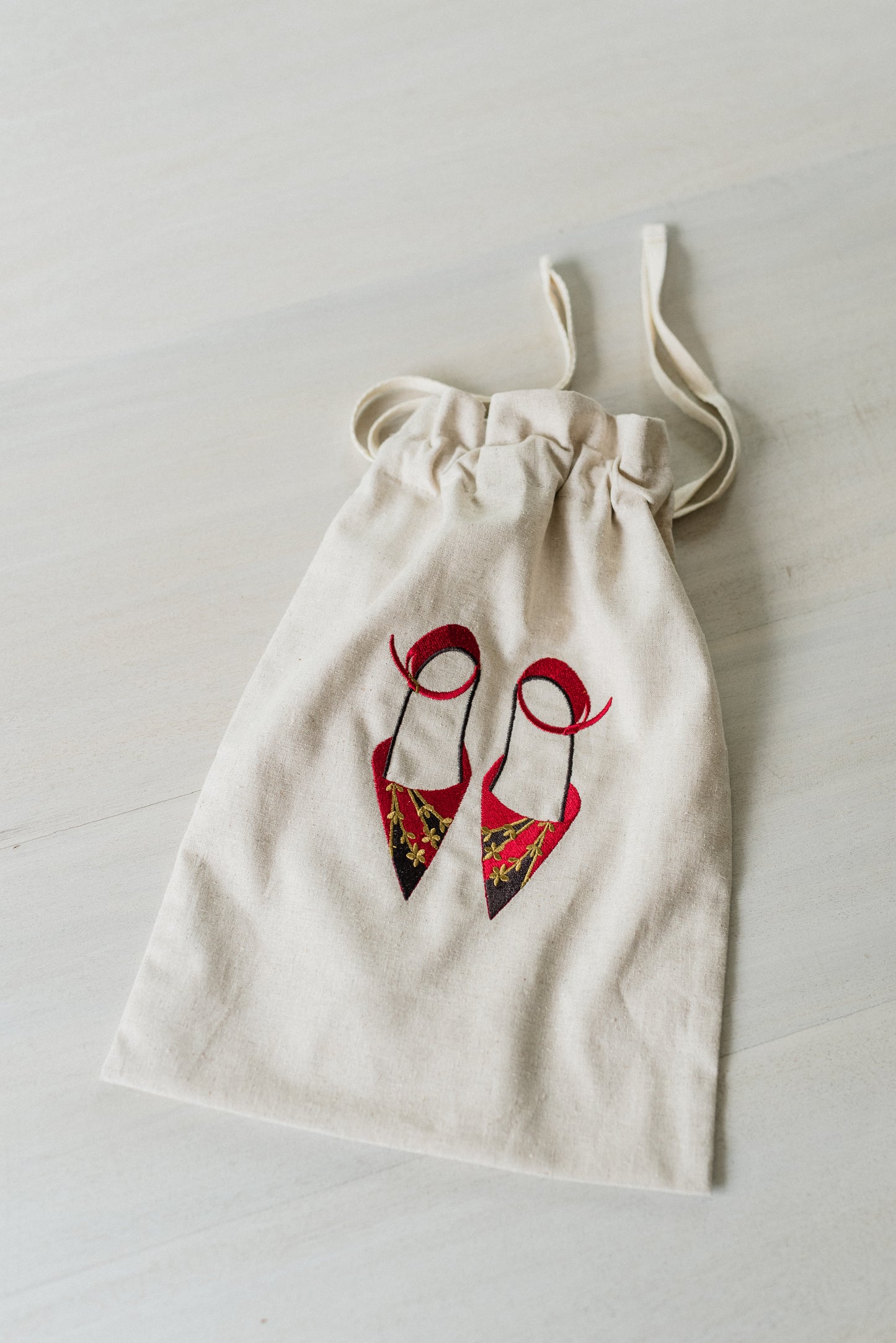 Linen Shoe Bag Ruby on Natural