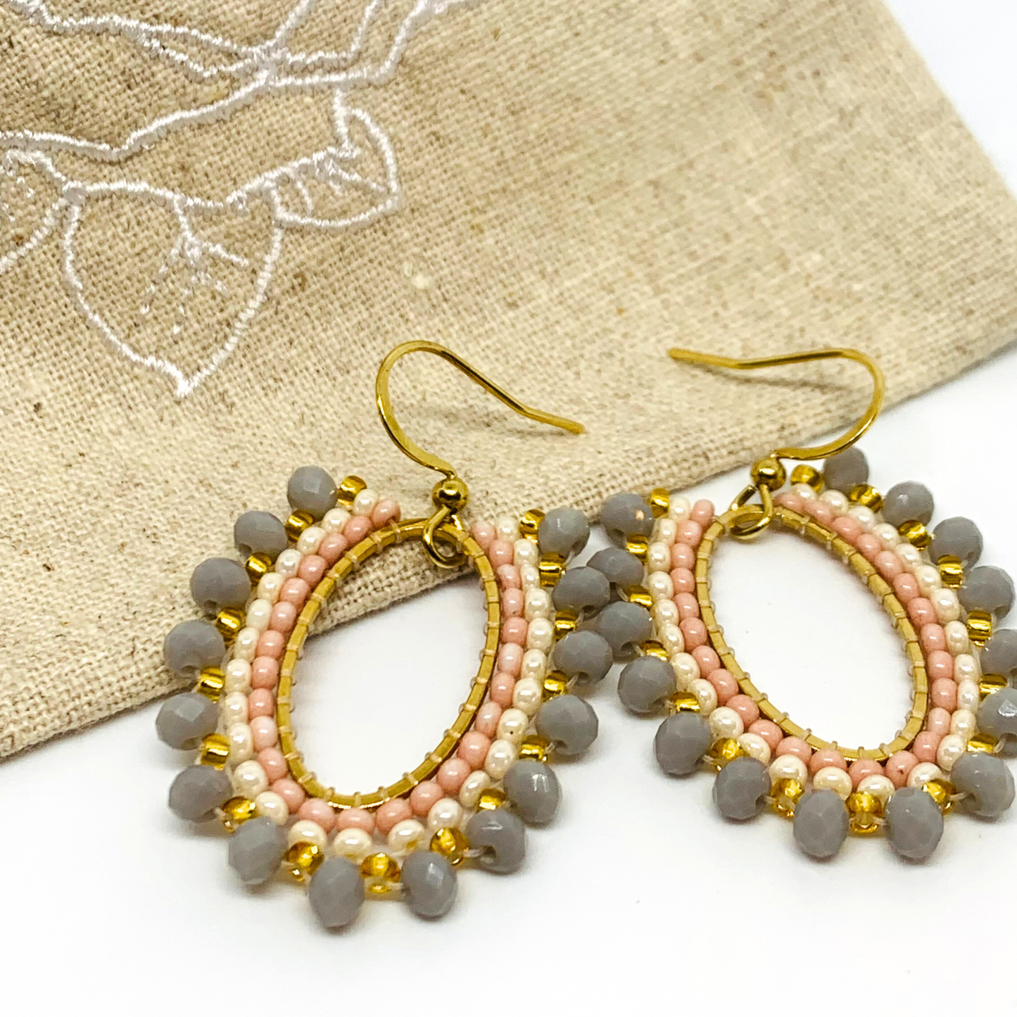 Flower Oval Soft Grey
