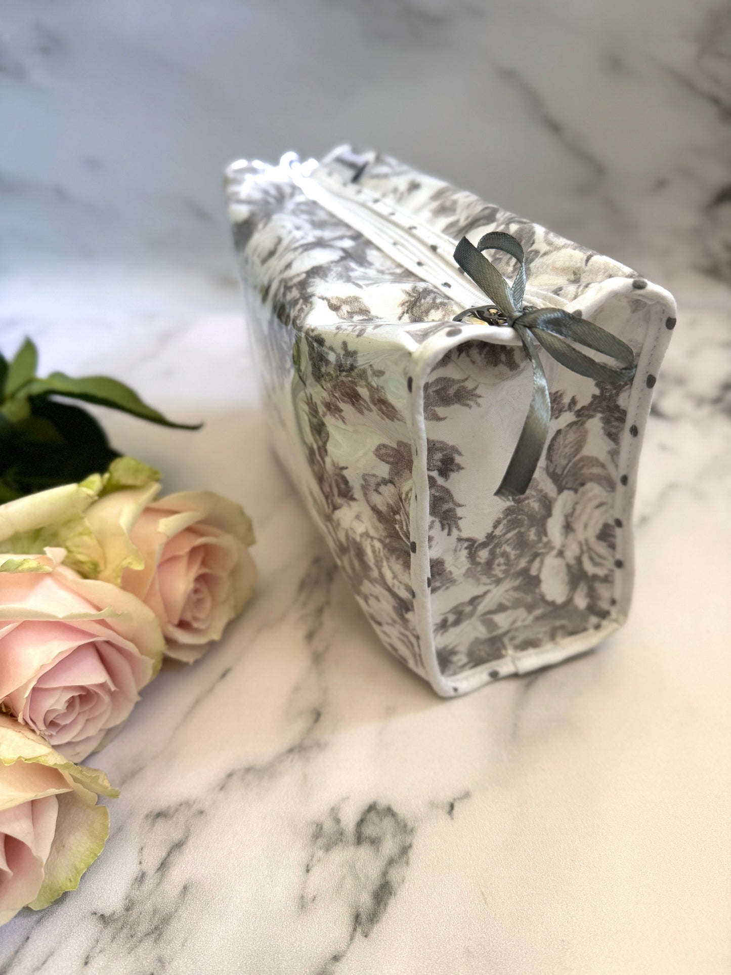 Grey Rose Box