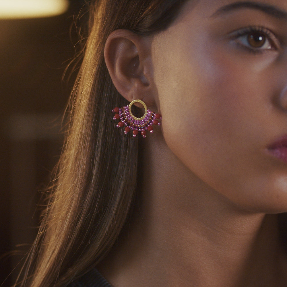 
                  
                    Goddess Stud Hot pink
                  
                