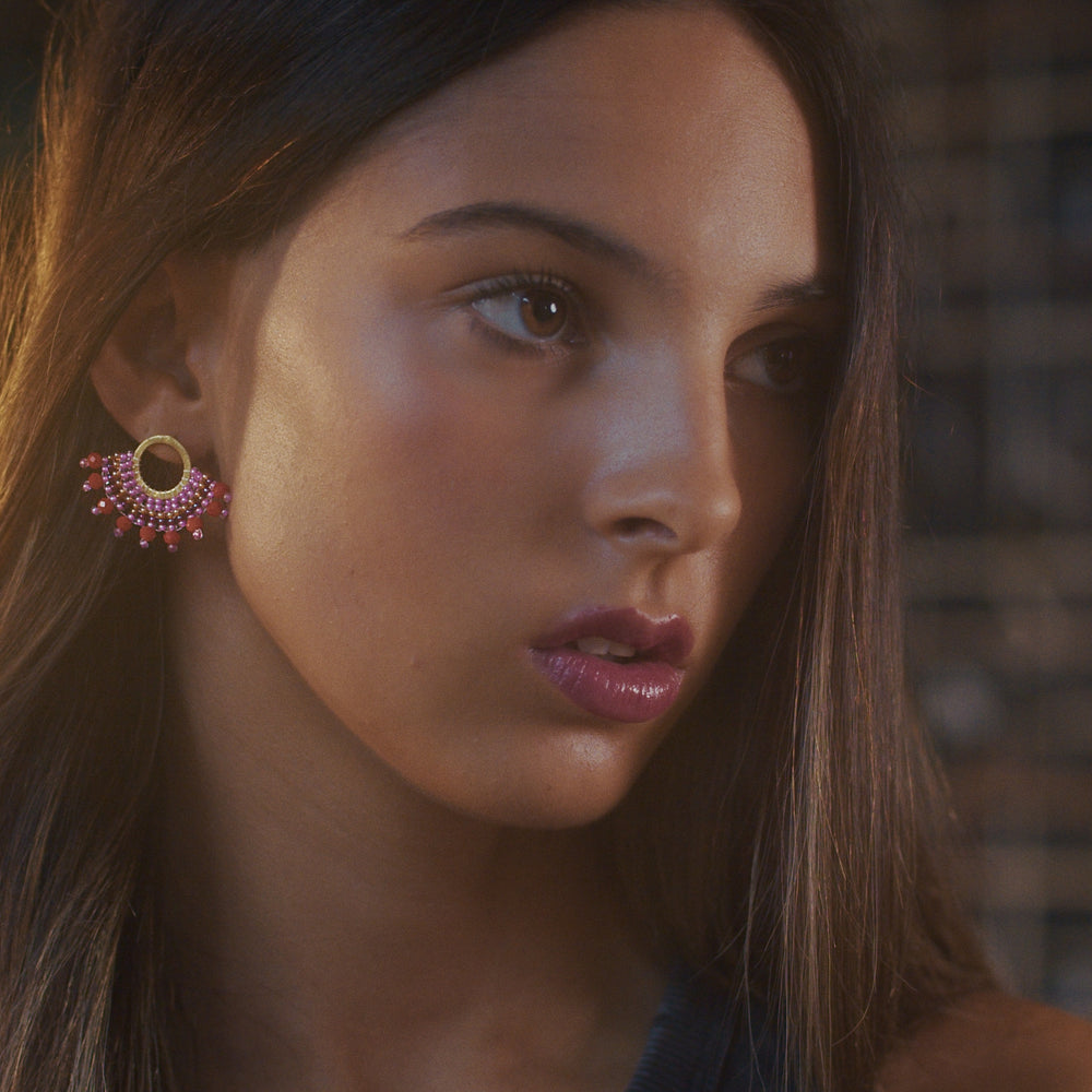 
                  
                    Goddess Stud Hot pink
                  
                