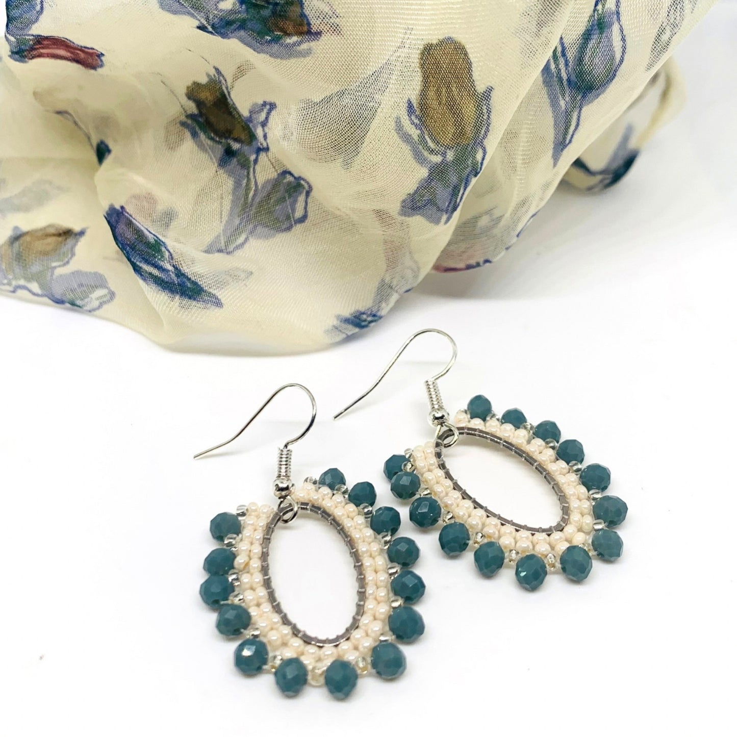 Flower Oval Smokey Grey