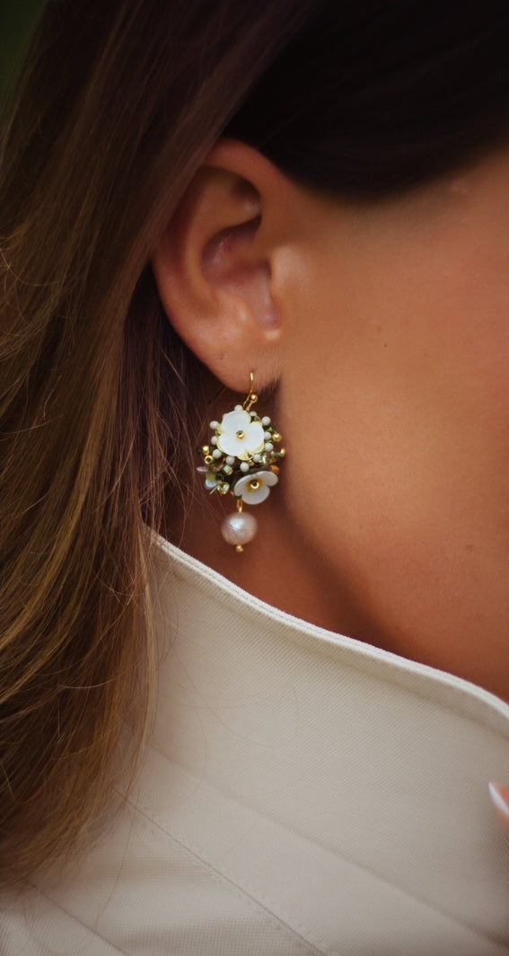 Sequin Flower Drop White