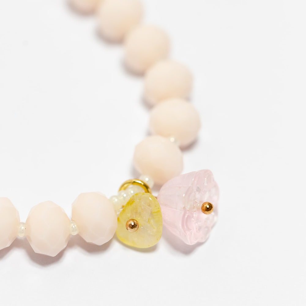 
                  
                    Flower bracelet - Pale Pink
                  
                
