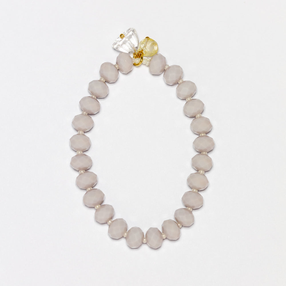 
                  
                    Flower bracelet - light grey
                  
                
