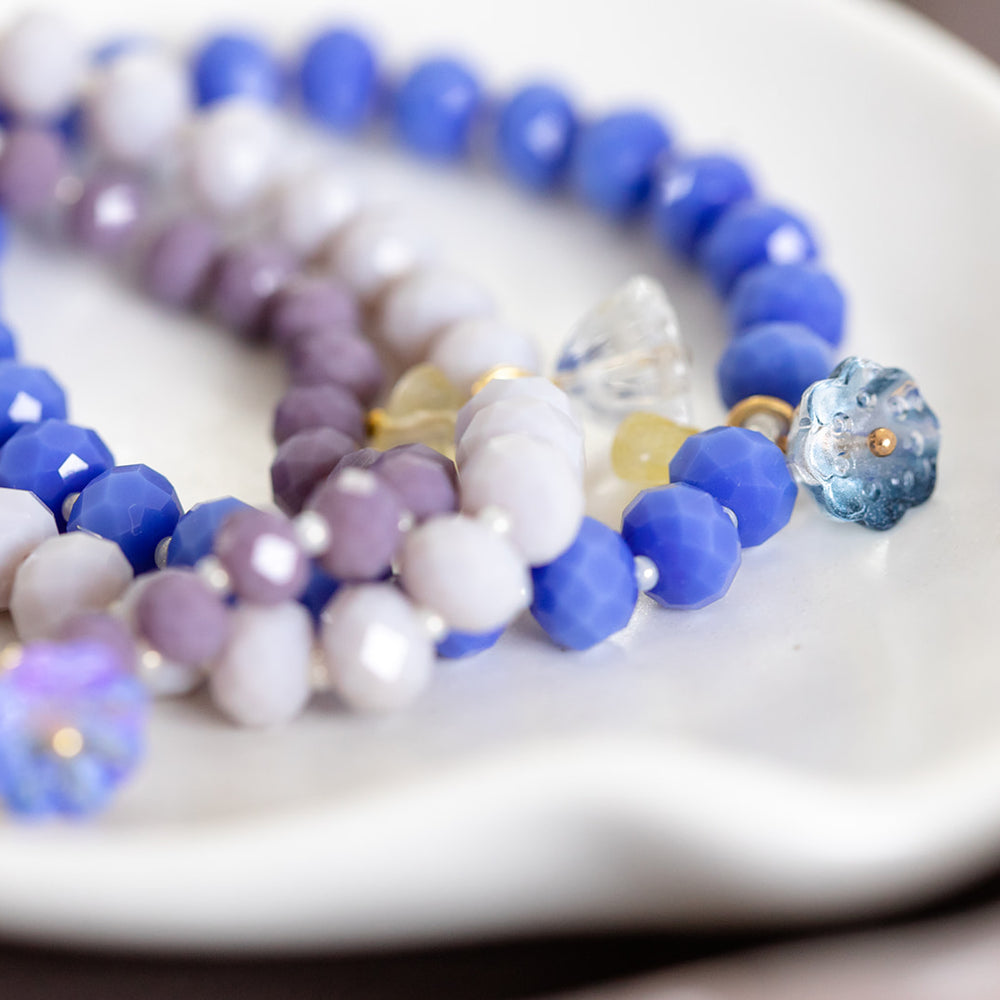 
                  
                    Flower bracelet - royal blue
                  
                