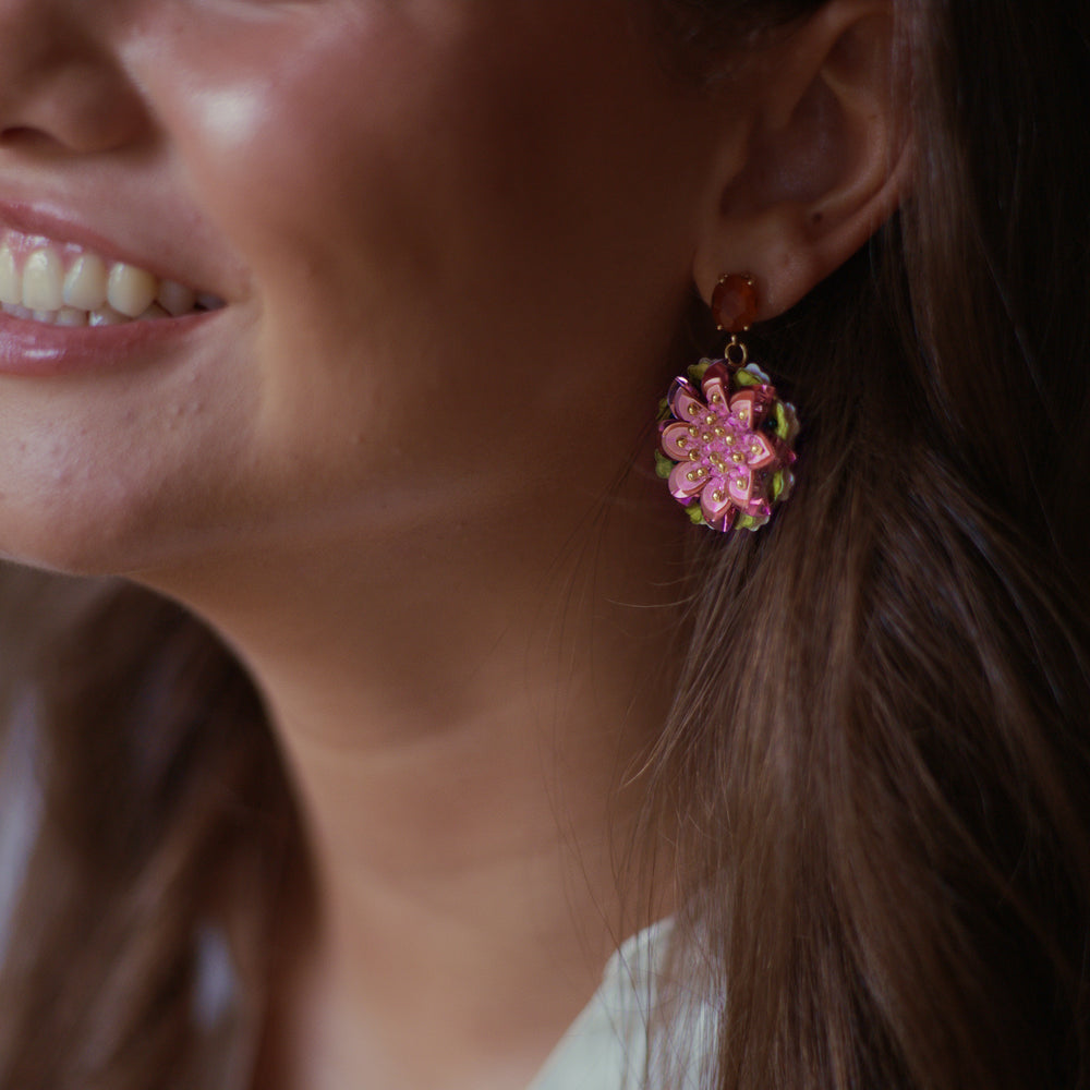 
                  
                    Single Flower Gem Pink
                  
                